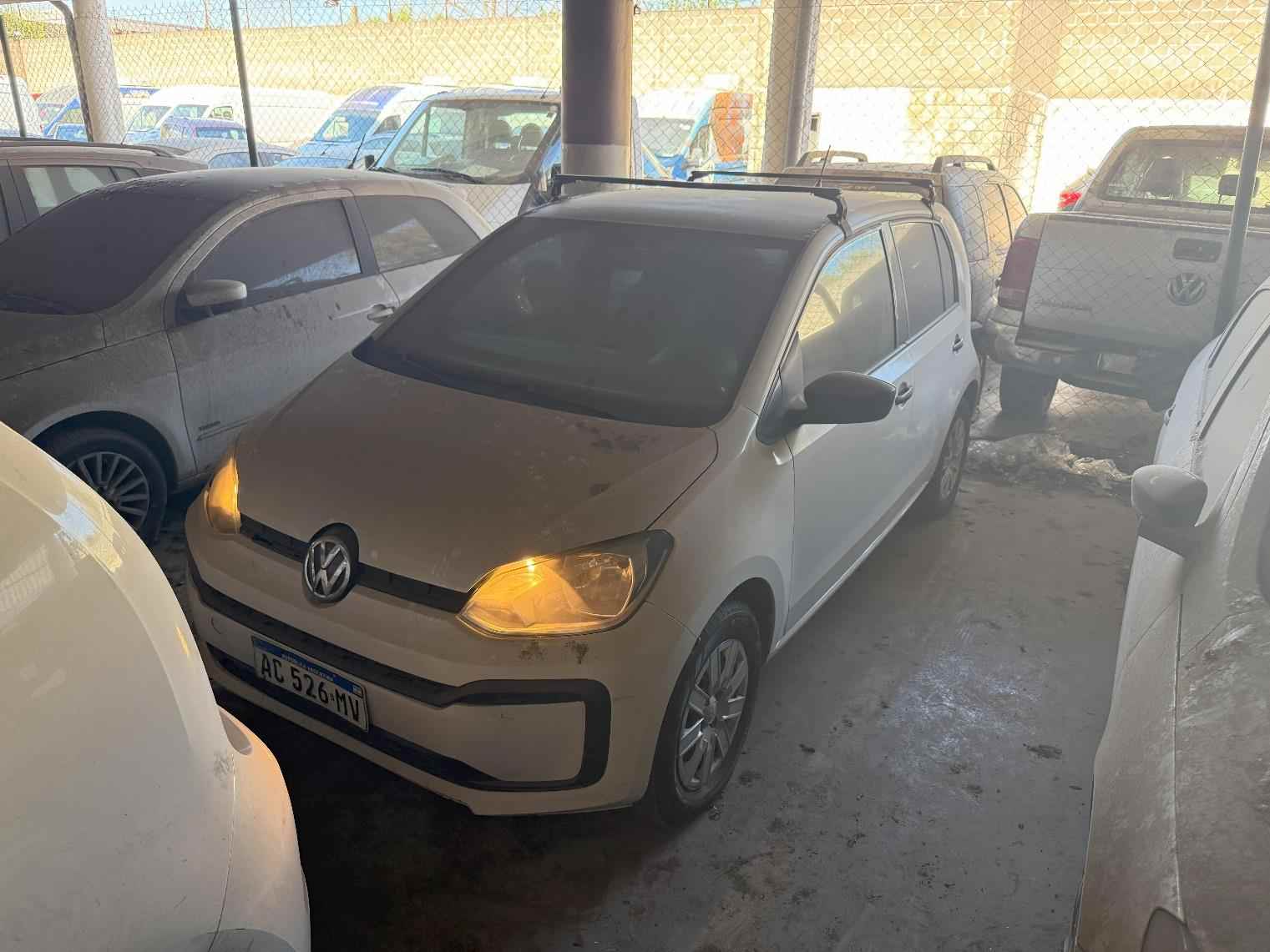 Automotor 100% Volkswagen, Take UP! 1.0, 5P, Modelo 2018, Dominio AC526MV, blanco, naftero,  REGULAR