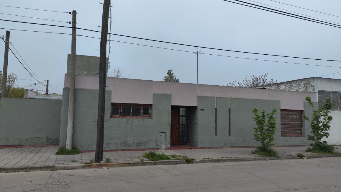 INMUEBLE EN CORONEL PRINGLES (SUBASTA EN DOLARES ESTADOUNIDENSES)